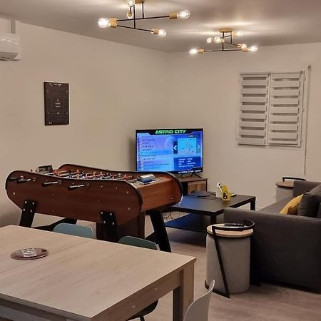 Belle Maison Climatisee Renovee Pac-Man Entre Collegues, Amis, Famille - Barbecue - Netflix - Prime - Baby Foot 50Cts Saint-Seurin-sur-l'Isle Exteriör bild
