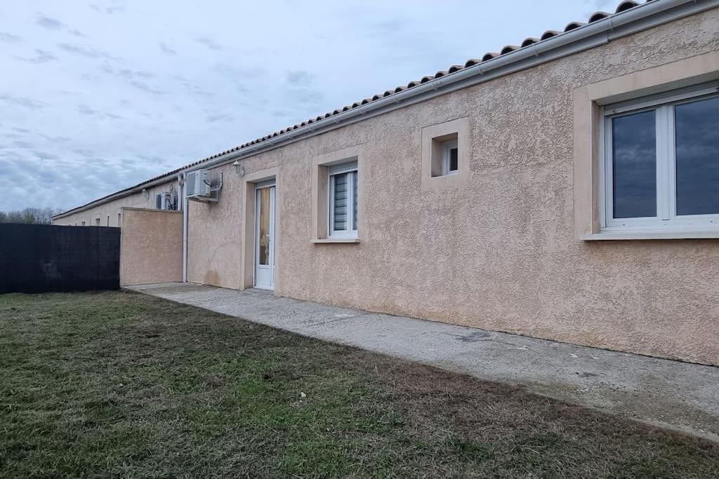 Belle Maison Climatisee Renovee Pac-Man Entre Collegues, Amis, Famille - Barbecue - Netflix - Prime - Baby Foot 50Cts Saint-Seurin-sur-l'Isle Exteriör bild