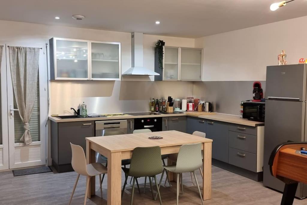 Belle Maison Climatisee Renovee Pac-Man Entre Collegues, Amis, Famille - Barbecue - Netflix - Prime - Baby Foot 50Cts Saint-Seurin-sur-l'Isle Exteriör bild
