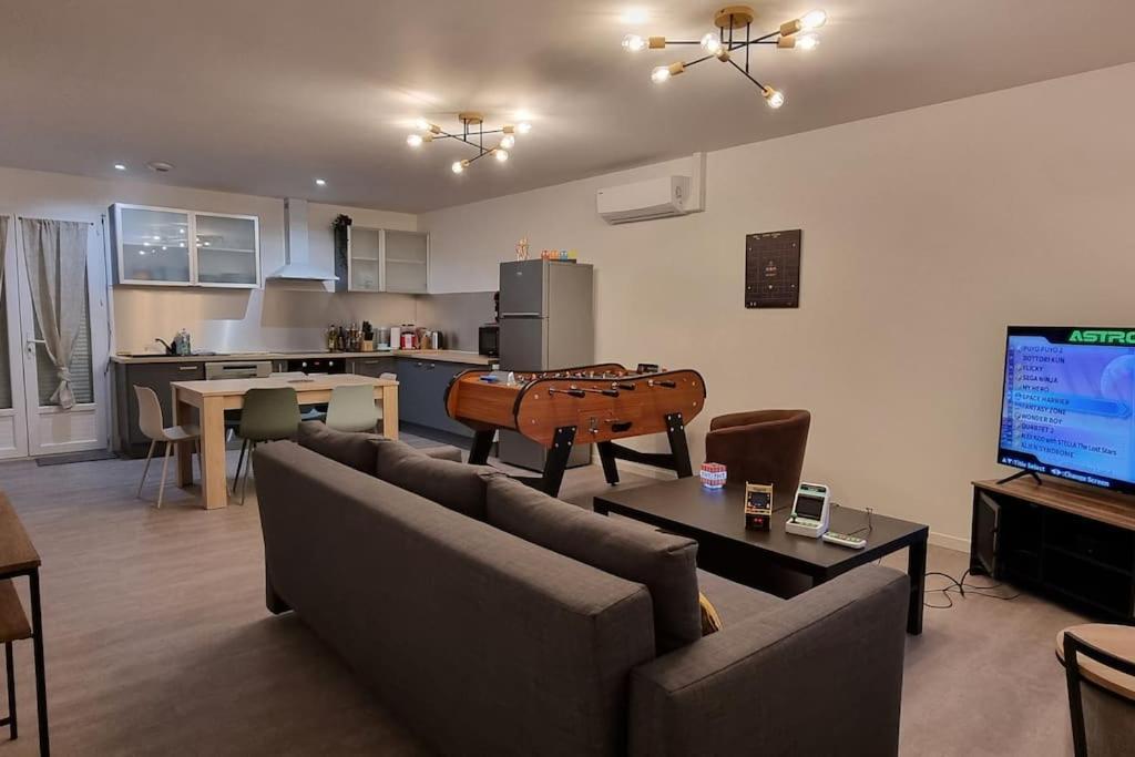 Belle Maison Climatisee Renovee Pac-Man Entre Collegues, Amis, Famille - Barbecue - Netflix - Prime - Baby Foot 50Cts Saint-Seurin-sur-l'Isle Exteriör bild